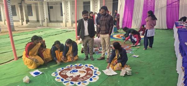 अररिया फोटो:रंगोली का निर्माण