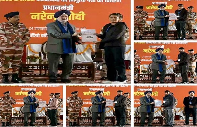 चंडीगढ़ में आयोजित 18वां रोजगार मेला के अवसर पर संबोधित करते पुरी