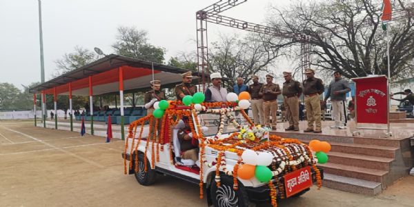 गणतंत्र दिवस को लेकर पुलिस लाइन में आयोजित फुल ड्रेस रिहर्सल