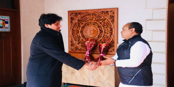 मंत्री इरफान अंसारी ने इमरान प्रतापगढ़ी से की मुलाकात