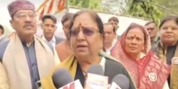 माेदी-याेगी सरकार में खत्म हाे रहा भ्रष्टाचार, नल लग गये पानी भी पहुंचेगा : बेबी रानी मौर्या