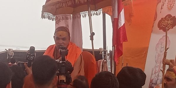 शंकराचार्य स्वामी अविमुक्तेश्वरानंद के शिविर की सुरक्षा में भक्तों ने लगाए कैमरे