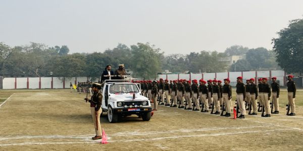 राजेंद्र स्टेडियम में डीएम और एसएसपी ने गणतंत्र दिवस पूर्वाभ्यास परेड का लिया जायजा