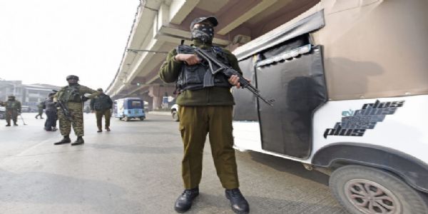 श्रीनगर पुलिस ने लावेपोरा में व्यापक तलाशी अभियान किया शुरू