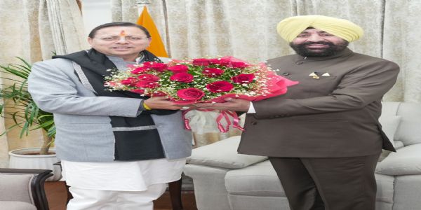 मुख्यमंत्री ने राज्यपाल से की शिष्टाचार भेंट