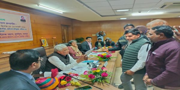 कृषि के साथ मधुमक्खी पालन से बढ़ेगी किसानों की आय: कृषि मंत्री