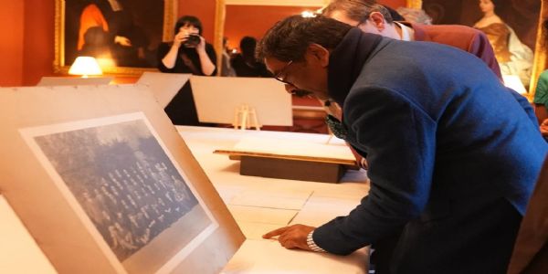 जयपाल सिंह मुंडा के अभिलेखों का मुख्यमंत्री ने किया अवलोकन