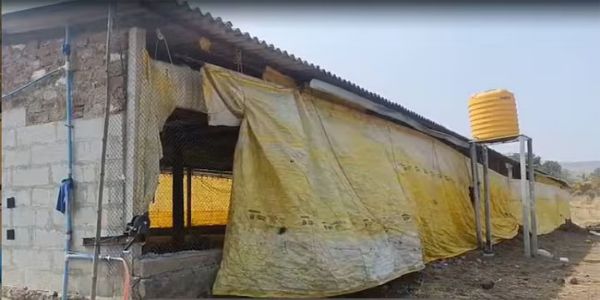 फोटो: सातारा में डीआरआई की ओर से सील की ड्रग फैक्ट्री फोटो: सातारा में डीआरआई की ओर से सील की ड्रग फैक्ट्री