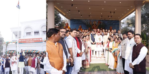 क्षेत्रीय संगठन महामंत्री जामवाल और प्रदेश अध्यक्ष देव ने छत्तीसगढ़ के भाजपा कार्यालय में फहराया तिरंगा