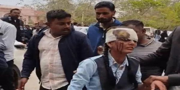 गणतंत्र दिवस कार्यक्रम से लौट रहे बच्चों से भरी पिकअप पलटी, 44 घायल, एक गंभीर