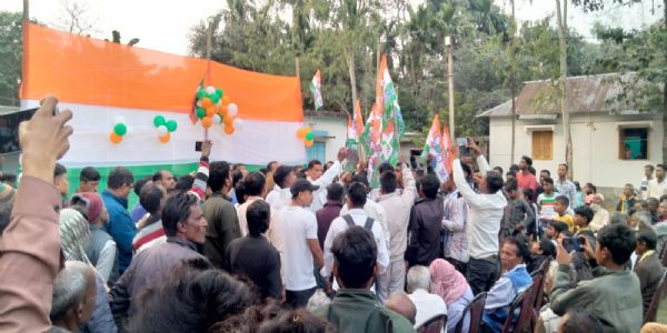 भाजपा और माकपा को झटका, 125 समर्थक तृणमूल कांग्रेस में शामिल