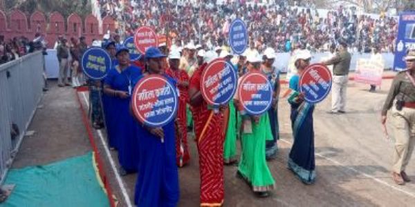 गणतंत्र दिवस समारोह में जांजगीर-चांपा पुलिस की जनजागरूकता झांकी को मिला द्वितीय स्थान