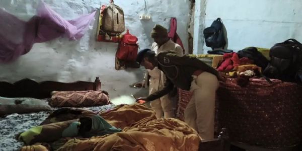 सिरफिरे आशिक ने घर में सो रही युवती पर किया एसिड अटैक