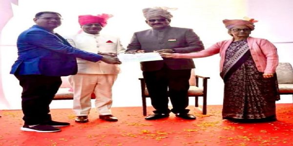 सीएमएचओ जयपुर द्वितीय को सराहनीय व उत्कृष्ट कार्यों के लिए सम्मान