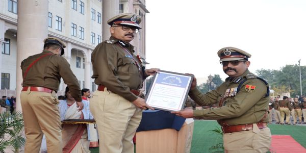 गणतंत्र दिवस पर पुलिस मुख्यालय में 45 अधिकारी-कर्मचारी सम्मानित