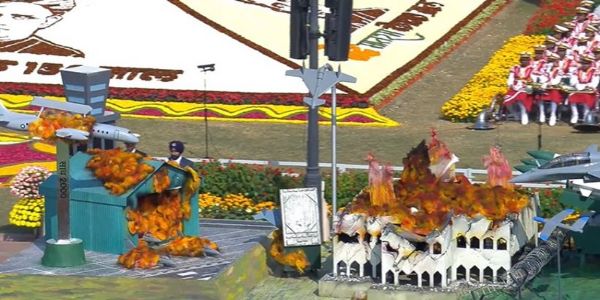 वायु सेना ने कर्तव्य पथ पर 'सिंदूर' फॉर्मेशन में फाइटर जेट उड़ाकर किया फ्लाई पास्ट