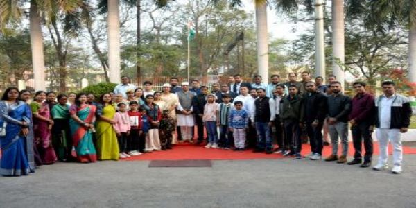 जांजगीर चांपा: जिला पंचायत अध्यक्ष ने जिपं कार्यालय में फहराया तिरंगा