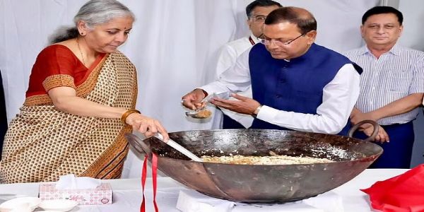 हलवा सेरेमनी का फाइल फोटो हलवा सेरेमनी का फाइल फोटो