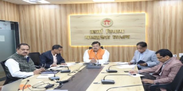 उपभोक्ताओं को गुणवत्तापूर्ण बिजली उपलब्‍ध कराना सुनिश्चित करें : ऊर्जा मंत्री तोमर