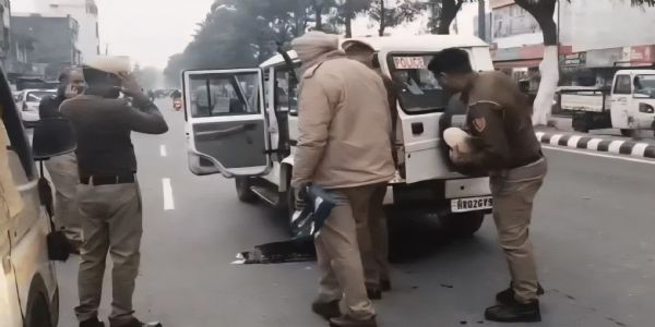 यमुनानगर में चलती पुलिस बोलेरो से डीजल रिसाव, बड़ा हादसा टला