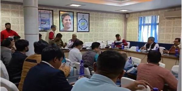 बर्धमान रोड फ्लाईओवर व निवेदिता रोड के कार्यों को लेकर नगर निगम में बैठक