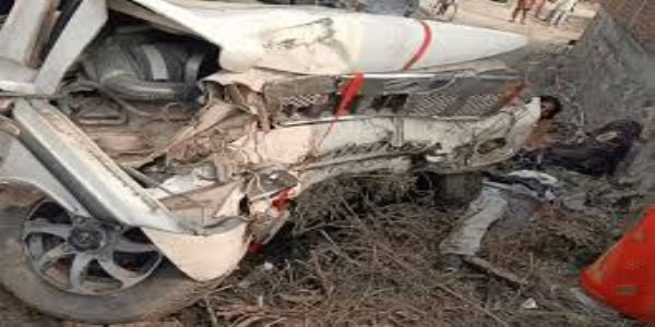 रीवा: सड़क किनारे बने घर में घुसी अनियंत्रित बोलेरो, धूप सेंक रहे युवक की मौत, 5 घायल