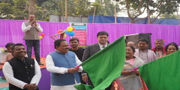 संपूर्णता अभियान का शुभारंभ,जागरूकता रथ रवाना