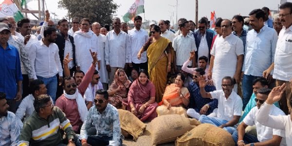 कांग्रेस का आरोप धान खरीदने साय सरकार फेल, हाईवे किया जाम