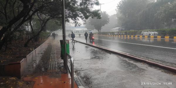 उत्तर, पश्चिम भारत में बारिश से सर्दी ने फिर दी दस्तक