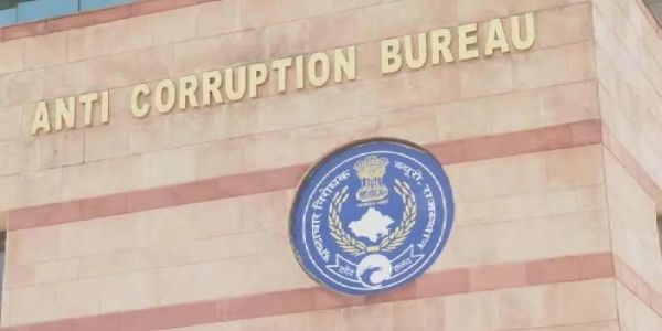 पंचायत समिति का प्रगति प्रसार अधिकारी बीस हजार की रिश्वत लेते गिरफ्तार