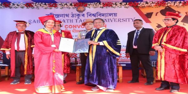 असम के राज्यपाल लक्ष्मण प्रसाद आचार्य ने दीक्षांत समारोह में छात्रों से ‘मानवता की सेवा’ का किया आह्वान