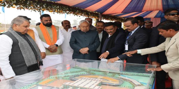 मुख्यमंत्री ने समृद्धि यात्रा के दौरान दरभंगा में 138 करोड़ रुपये की 90 योजनाओं का किया उद्घाटन-शिलान्यास