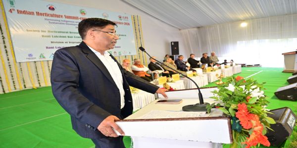 सब्जी एवं स्वदेशी फसलें किसानों की आय बढ़ाने का सशक्त माध्यम : कुलाधिपति