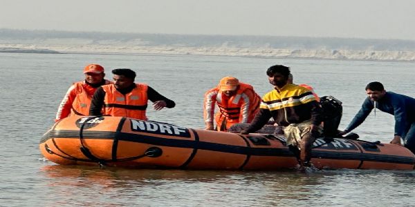 ब्रह्मपुत्र नदी में डूबे छह लोगों का कोई सुराग नहीं