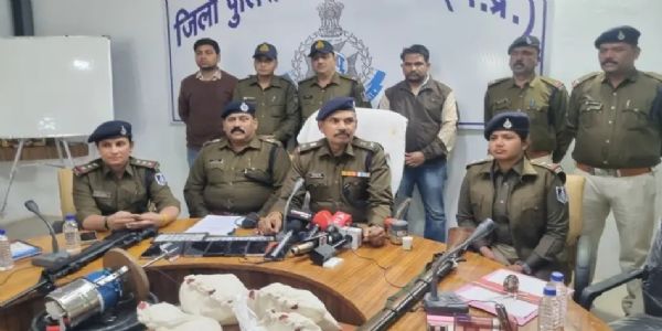 नशीले पदार्थ की फेक्ट्री पर दबिश, 5 करोड़ का मशरूका बरामद