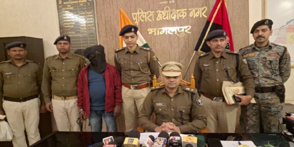 हथियार एवं गांजा के साथ एक अपराधी गिरफ्तार