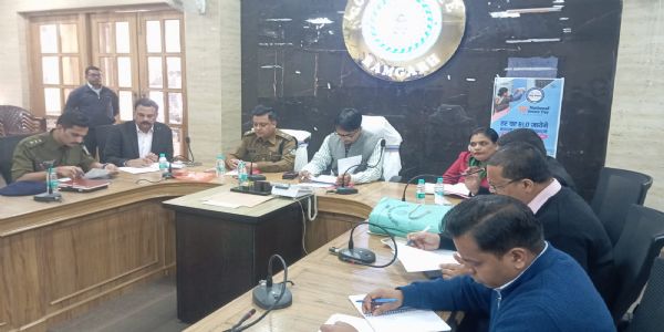 अवैध खनन और परिवहन पर रोक लगाएं अधिकारी : डीसी