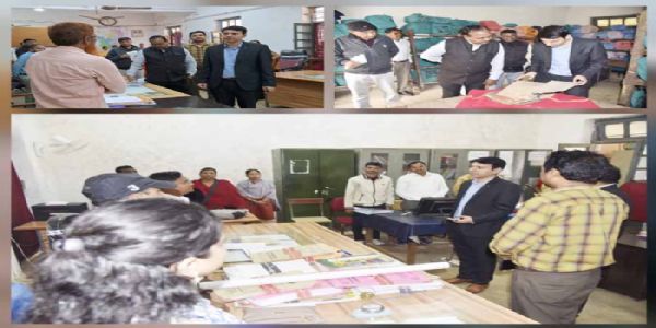 जगदलपुर : कलेक्टर छिकारा ने किया विभिन्न विभागों के कार्यालयों का औचक निरीक्षण