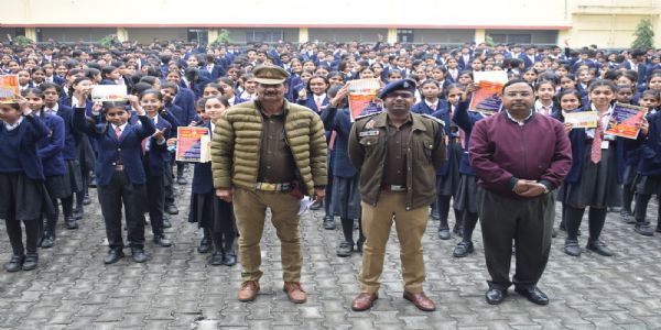 आर्मी पब्लिक स्कूल के बच्चों ने सीखे यातायात के नियम