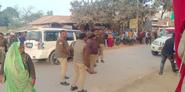 तेज रफ्तार बस ने पैदल जा रही महिला को रौंदा , मौत