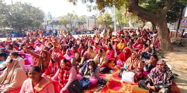 हम बहुत आहत, शब्दों में नहीं कर सकते व्यक्त : नीलम