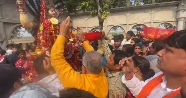 दिलीप घोष पश्चिम मेदिनीपुर मनसा मंदिर में