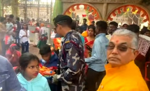 दिलीप घोष पश्चिम मेदिनीपुर मनसा मंदिर में