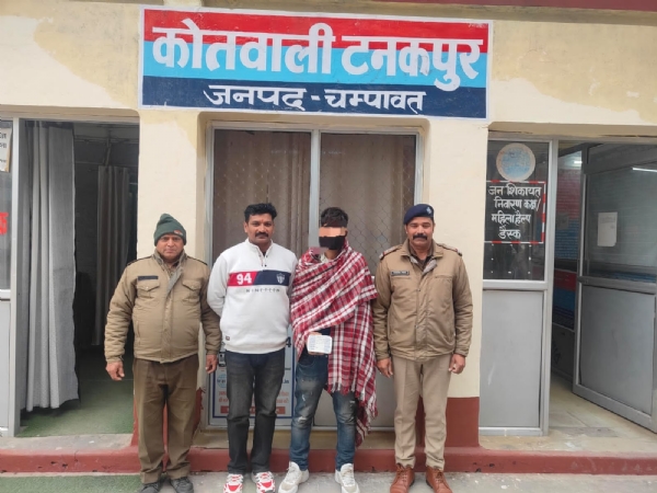 पुलिस द्वारा गिरफ्तार स्मैक तस्कर