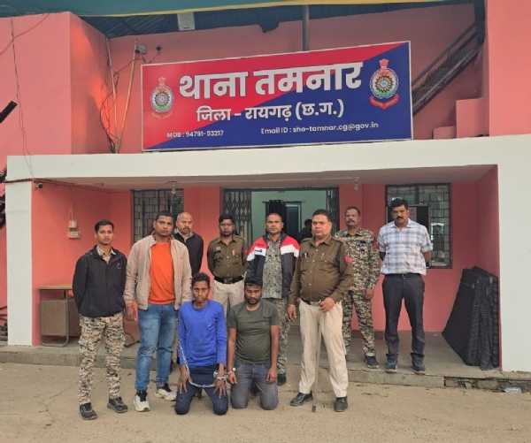 पुलिस के गिरफ्त में आरोपीगण