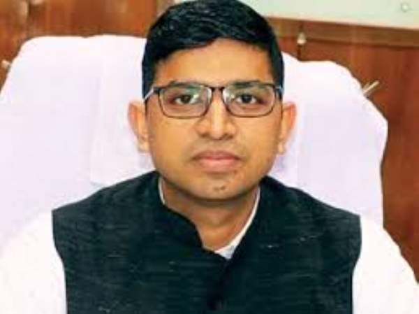 आईएएस क्षितिज सिंघल फाइल फाेटाे आईएएस क्षितिज सिंघल फाइल फाेटाे