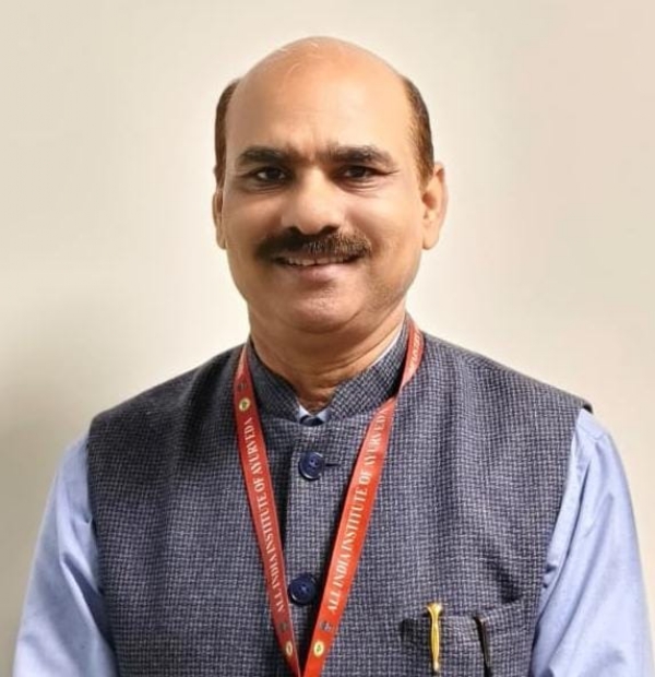 एआईआईए) दिल्ली के डीन डॉ. महेश व्यास एआईआईए) दिल्ली के डीन डॉ. महेश व्यास