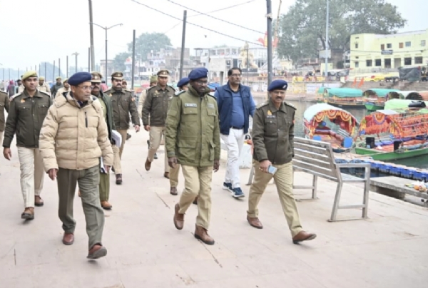 डीआईजी राजेश एस0 ने एसपी के रामघाट पहुंच लिया मेला व्यवस्था का जायजा