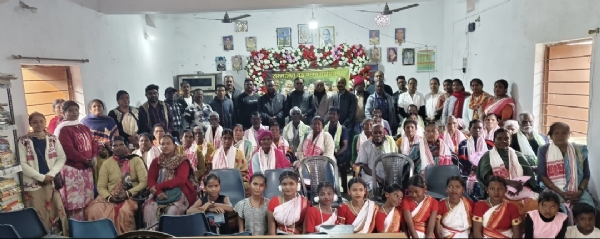 उरांव समाज ने बुजुर्गों को दिया सम्मान