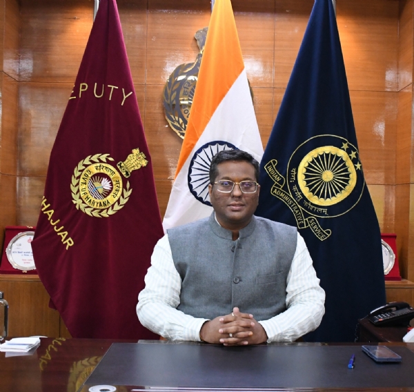 स्वप्निल रविन्द्र पाटिल, डीसी झज्जर।